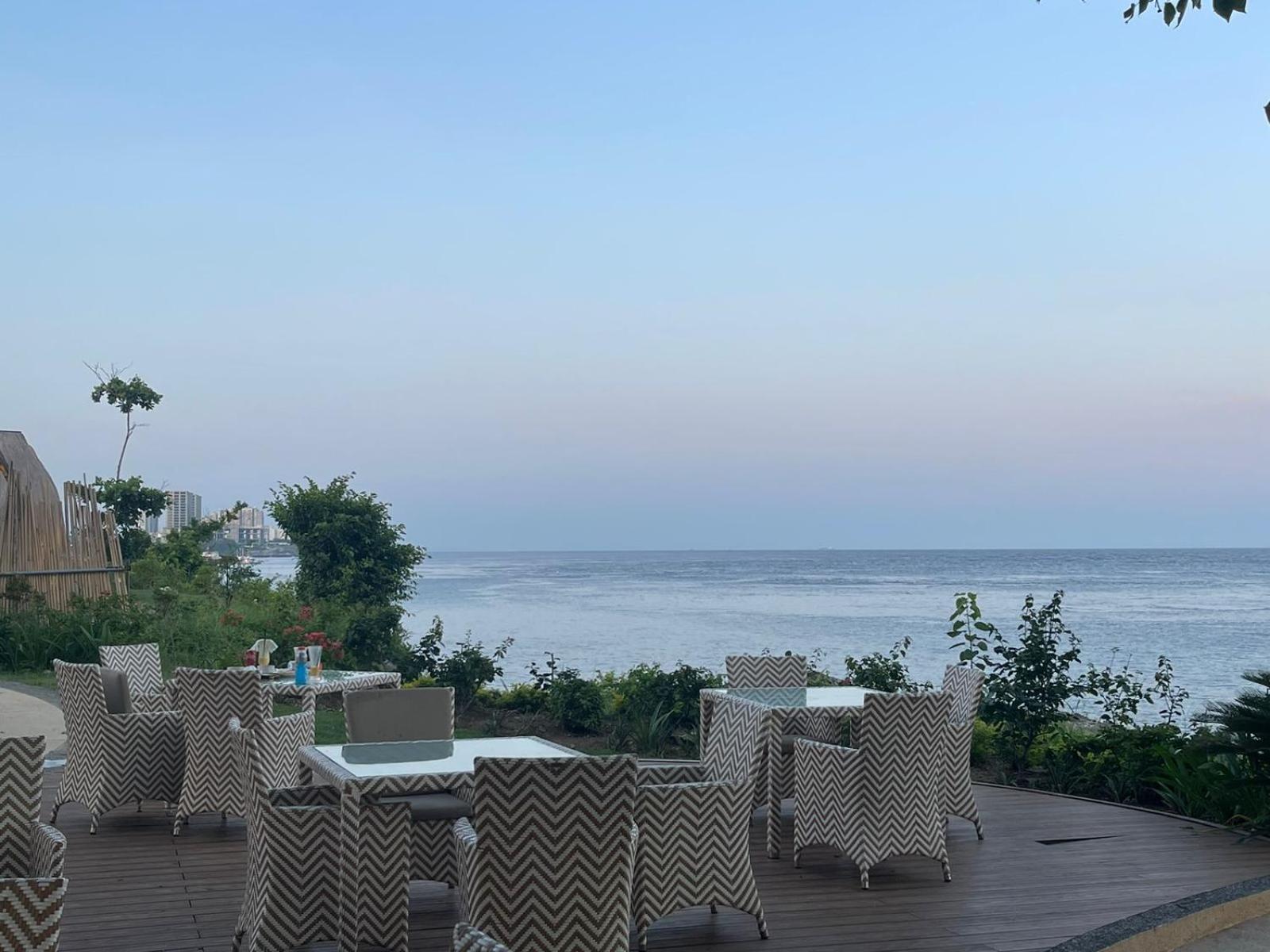 Mactan Newtown 8 Boulevard Deluxe Punta Engaño Exteriör bild