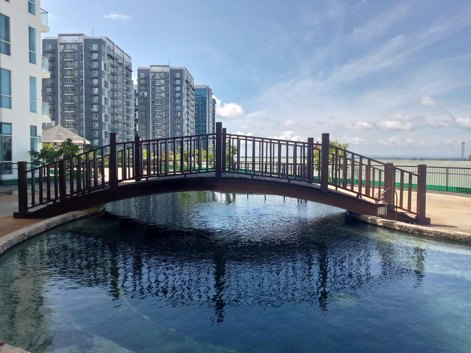 Mactan Newtown 8 Boulevard Deluxe Punta Engaño Exteriör bild