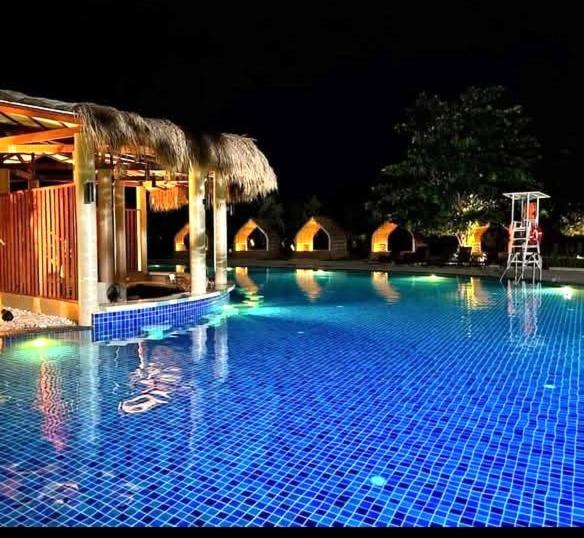 Mactan Newtown 8 Boulevard Deluxe Punta Engaño Exteriör bild