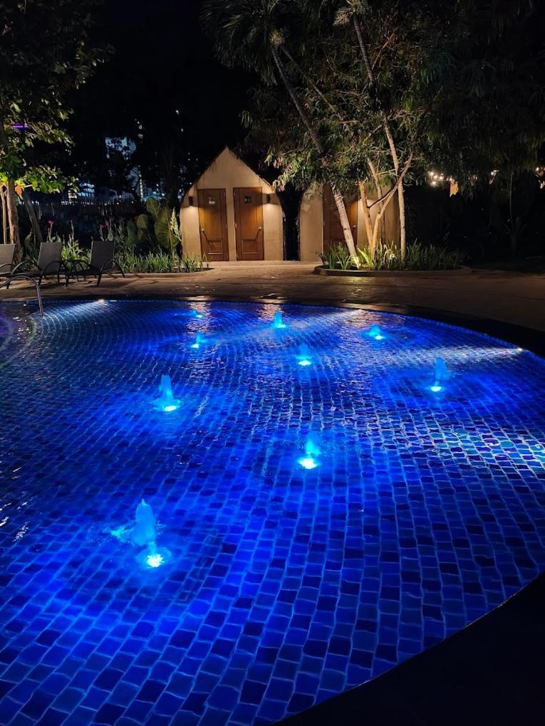 Mactan Newtown 8 Boulevard Deluxe Punta Engaño Exteriör bild