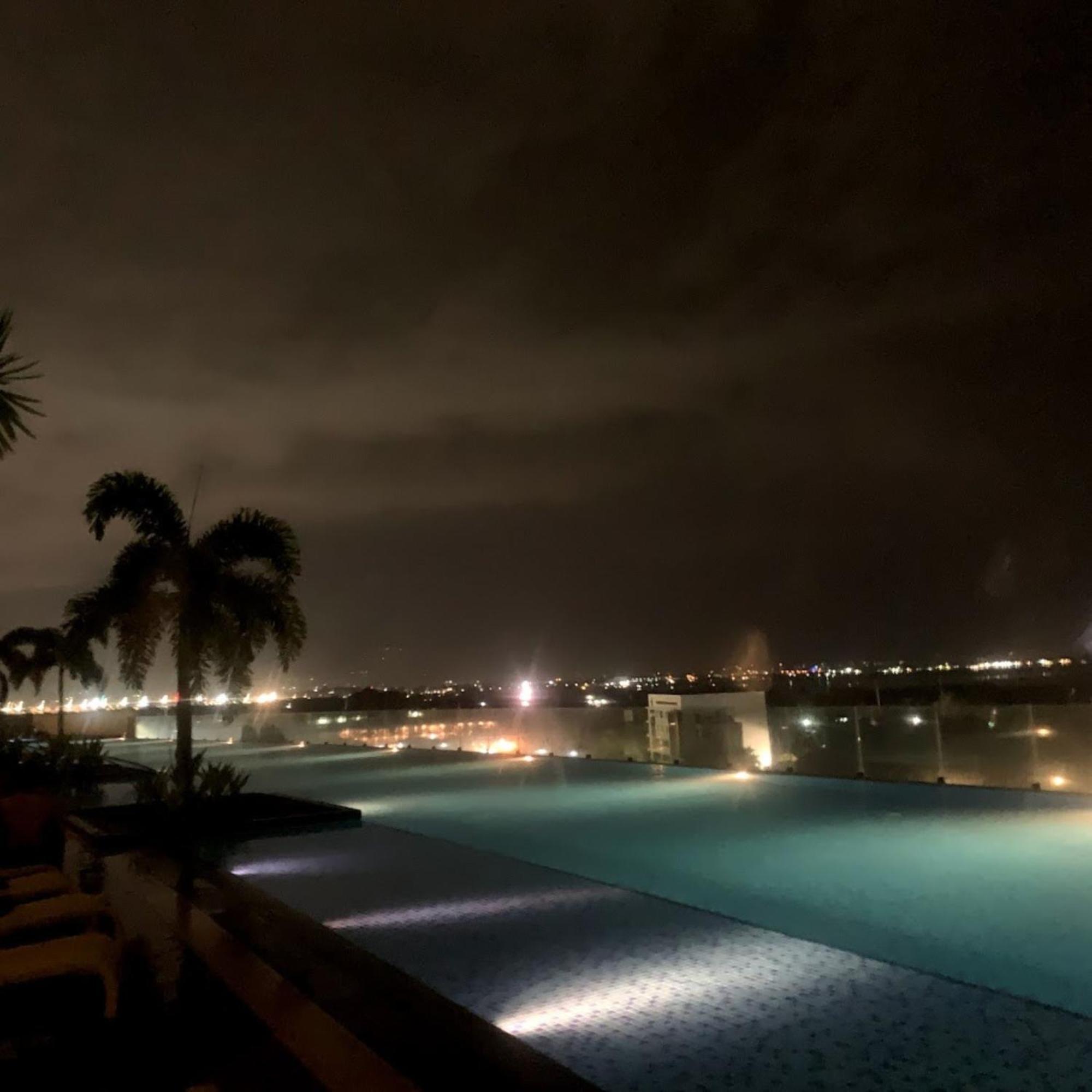 Mactan Newtown 8 Boulevard Deluxe Punta Engaño Exteriör bild